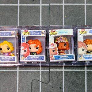 Funko Bitty Pop Coronation Anna Chase 119 + Rapunzel + Merida + Moana + Shelf